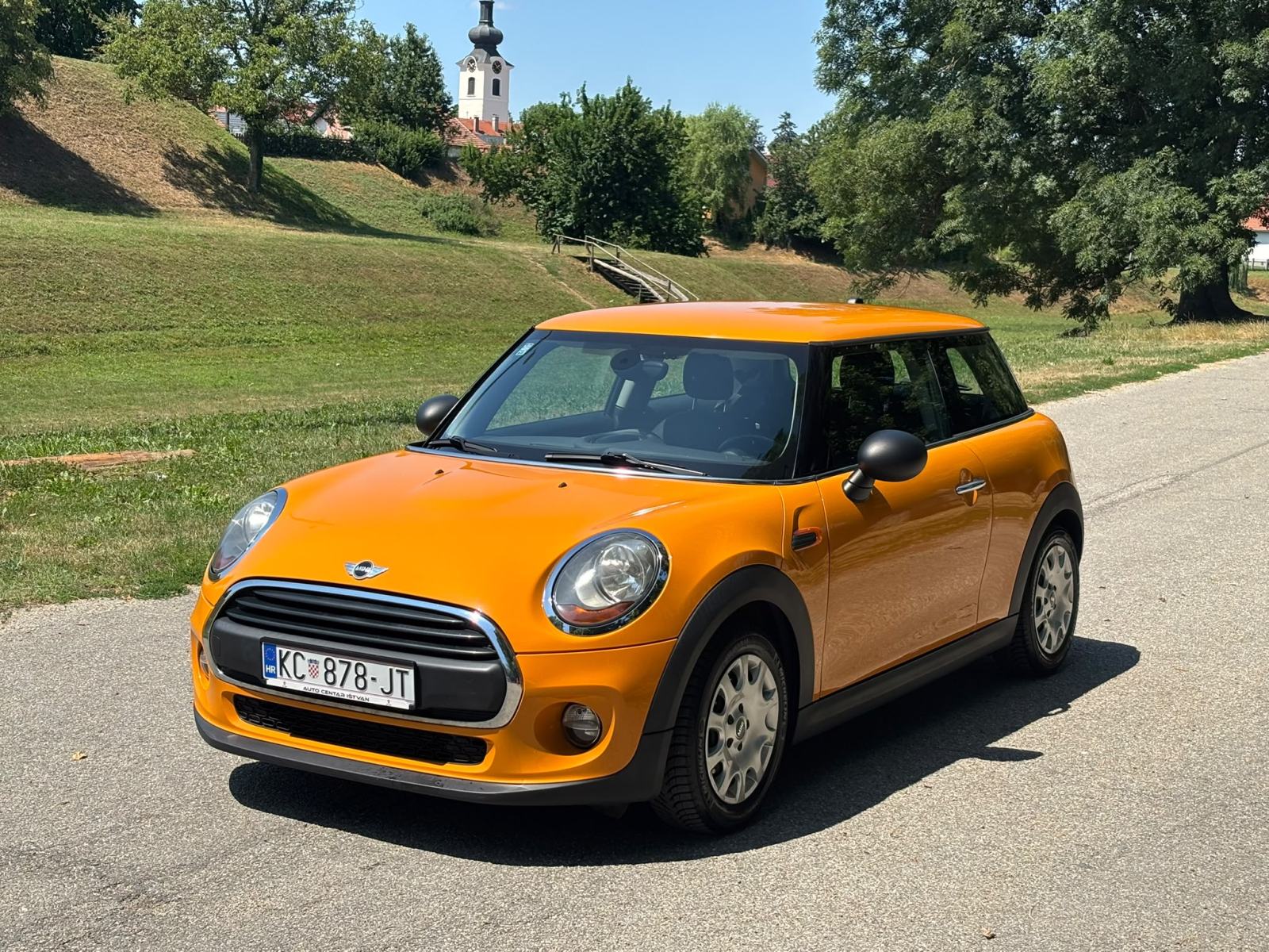MINI ONE 1.2, 2014g ,Reg 1g , SAVRSENO stanje.., fotografija 2