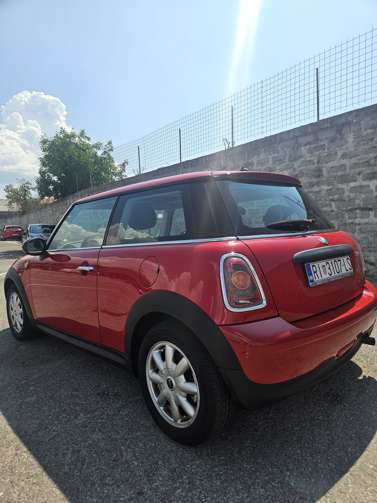 MINI One Osobni automobil, fotografija 3