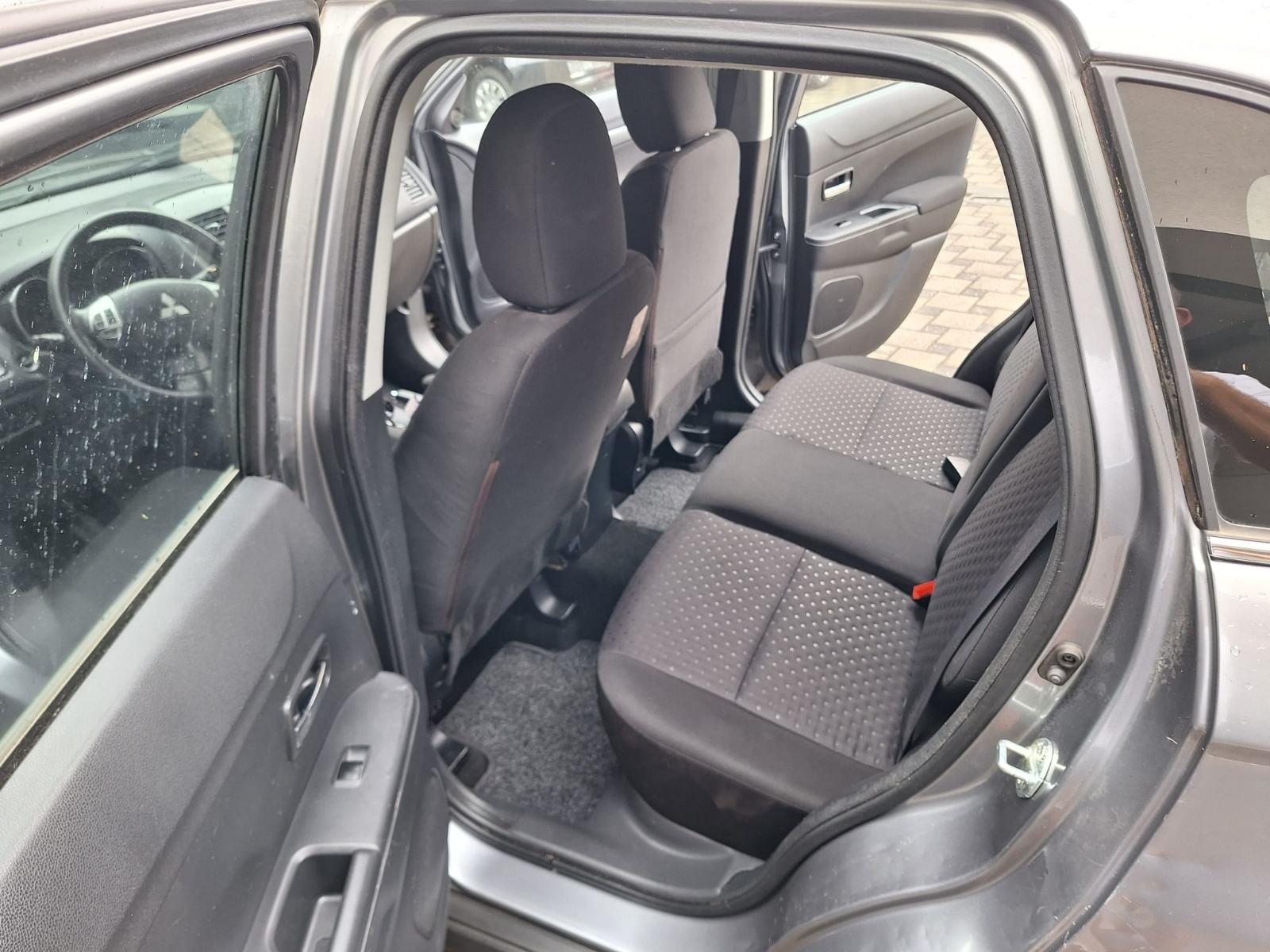 Mitsubishi ASX 1,8 DI-D 4x4, fotografija 11