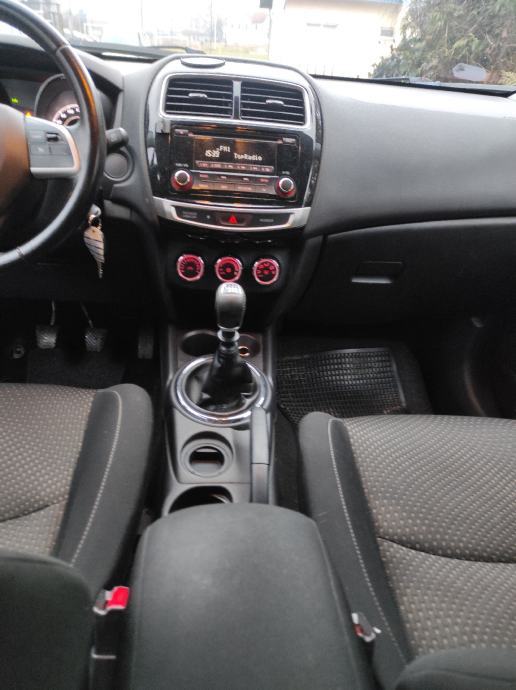 Mitsubishi ASX 1.8 DI-D izvrstan panoramski krov kartice do 36 rata, fotografija 8