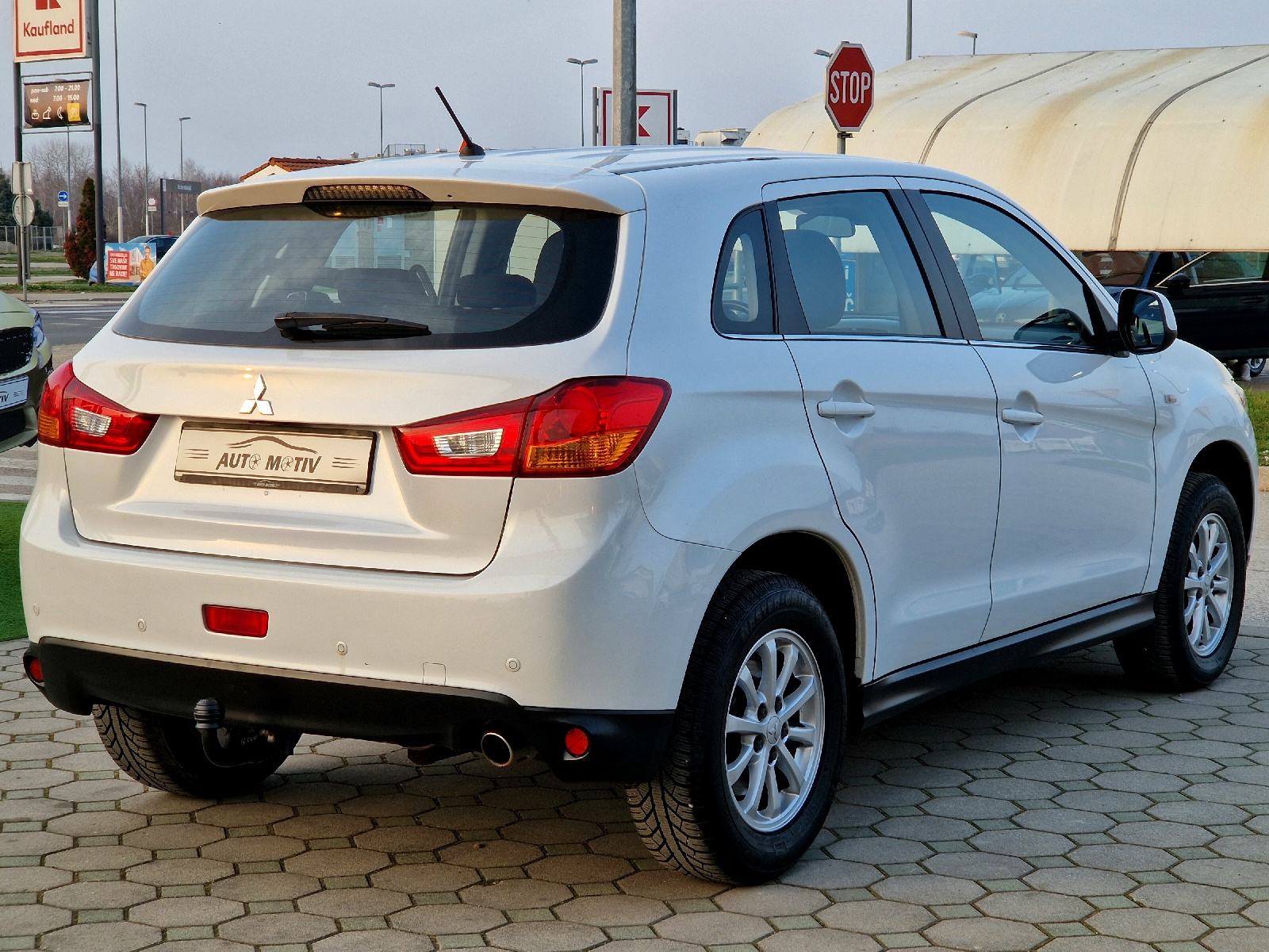 MITSUBISHI ASX 1.8 DI-D LP 2WD - 1.VLASNIK-SERVISNA KNJIGA-TOP STANJE, fotografija 6