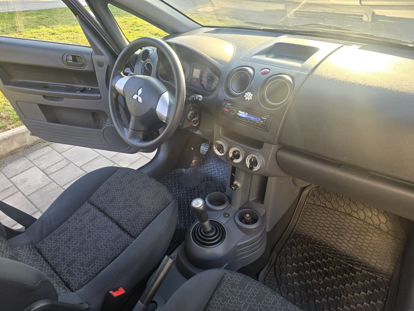 Mitsubishi Colt 1,1 2010 reg7/2027 sa plinom atestiranim do 2029 god, fotografija 16