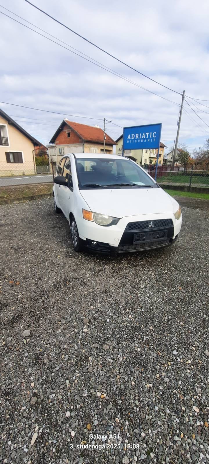 Mitsubishi Colt 1,1 benzin,plin, pogled izvana - slika 2