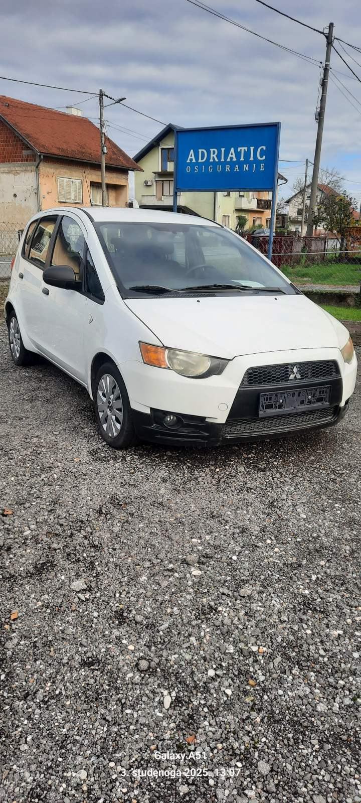 Mitsubishi Colt 1,1 benzin,plin, pogled izvana - slika 1