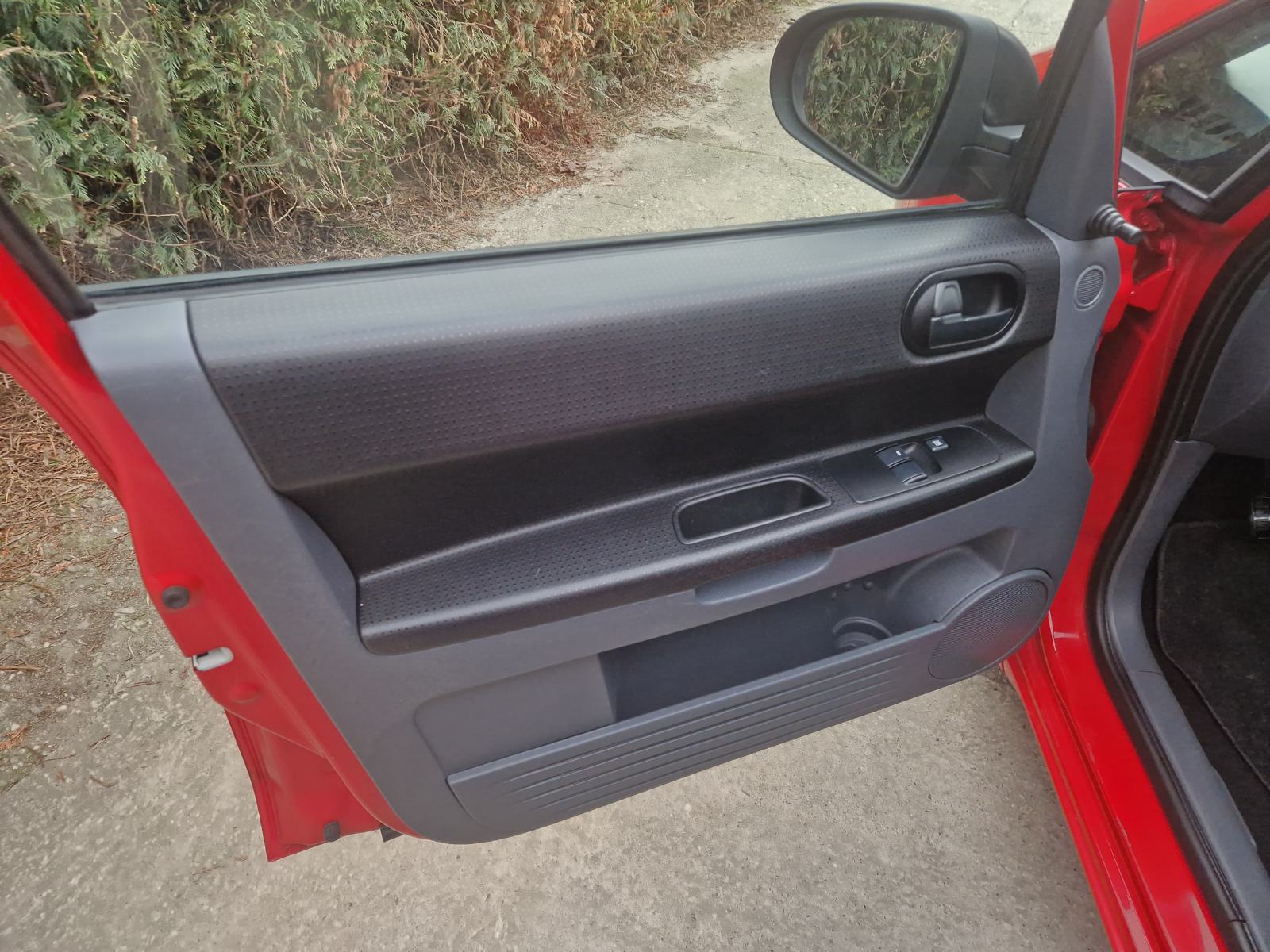 Mitsubishi Colt 1.1 clartec POCINČAN KLIMA KARTICE DO 36 MJ JAMSTVO, fotografija 4