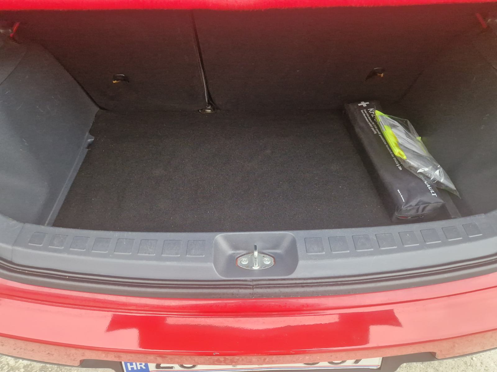 Mitsubishi Colt 1.1 clartec POCINČAN KLIMA KARTICE DO 36 MJ JAMSTVO, fotografija 8