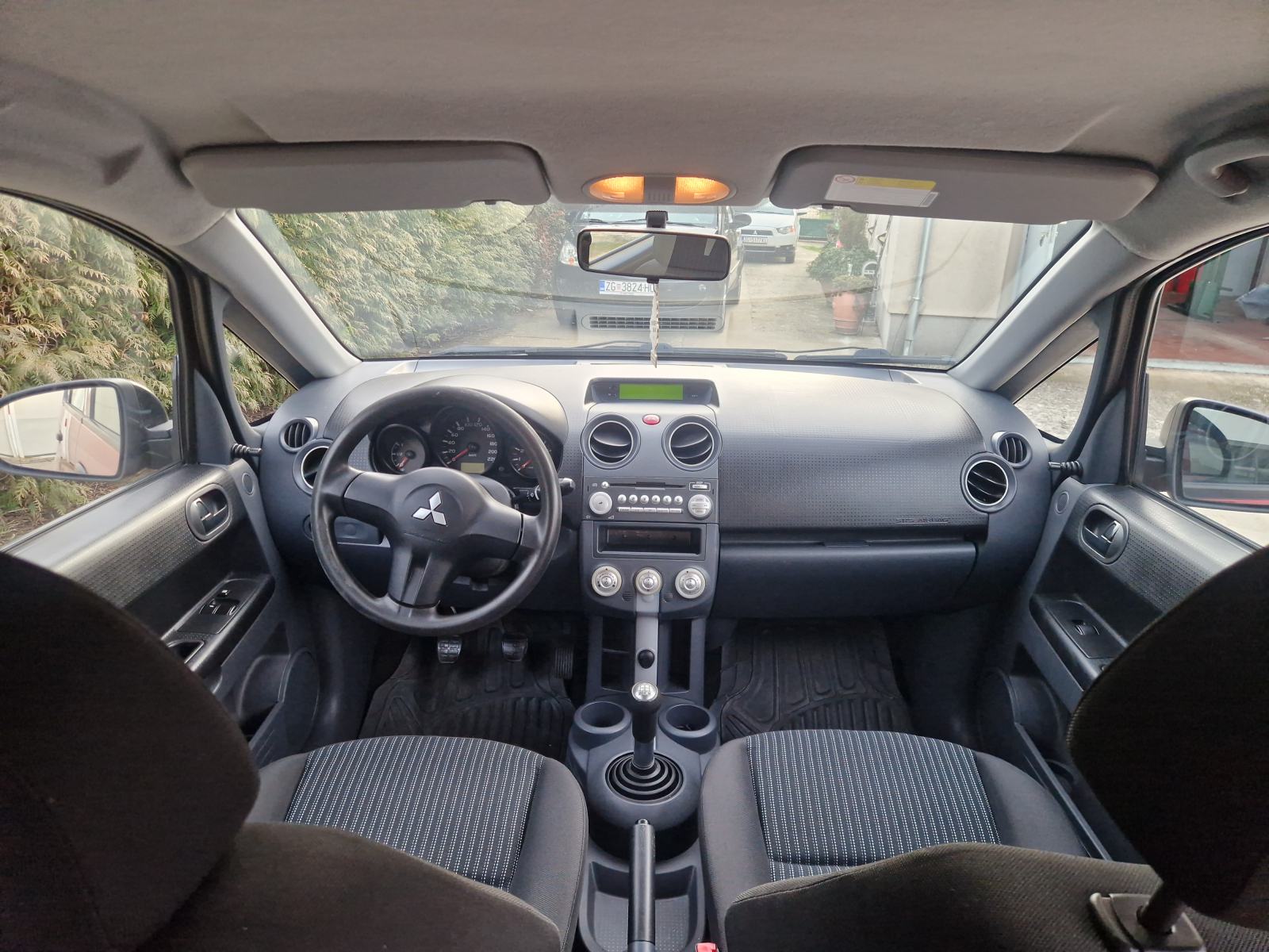 Mitsubishi Colt 1,1 KLIMA KARTICE DO 36 MJ JAMSTVO DOGOVOR, fotografija 10