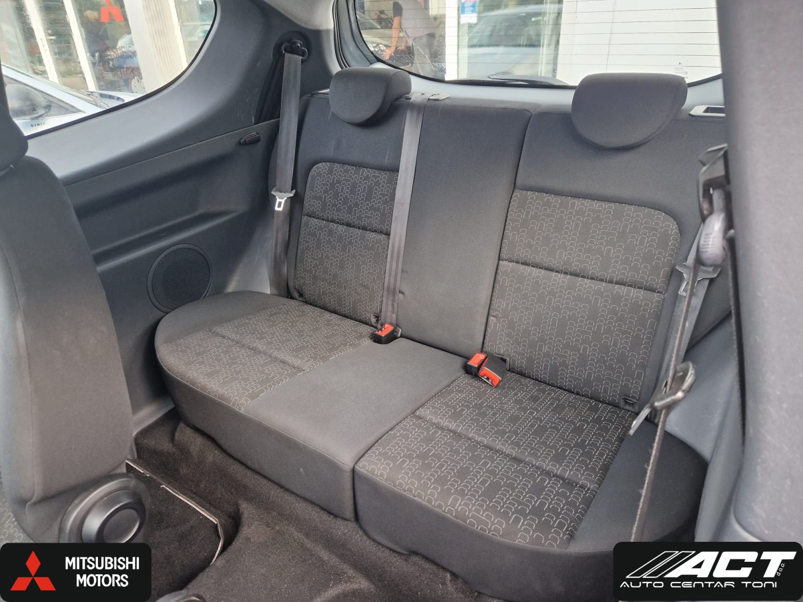 Mitsubishi Colt 1,1, fotografija 9