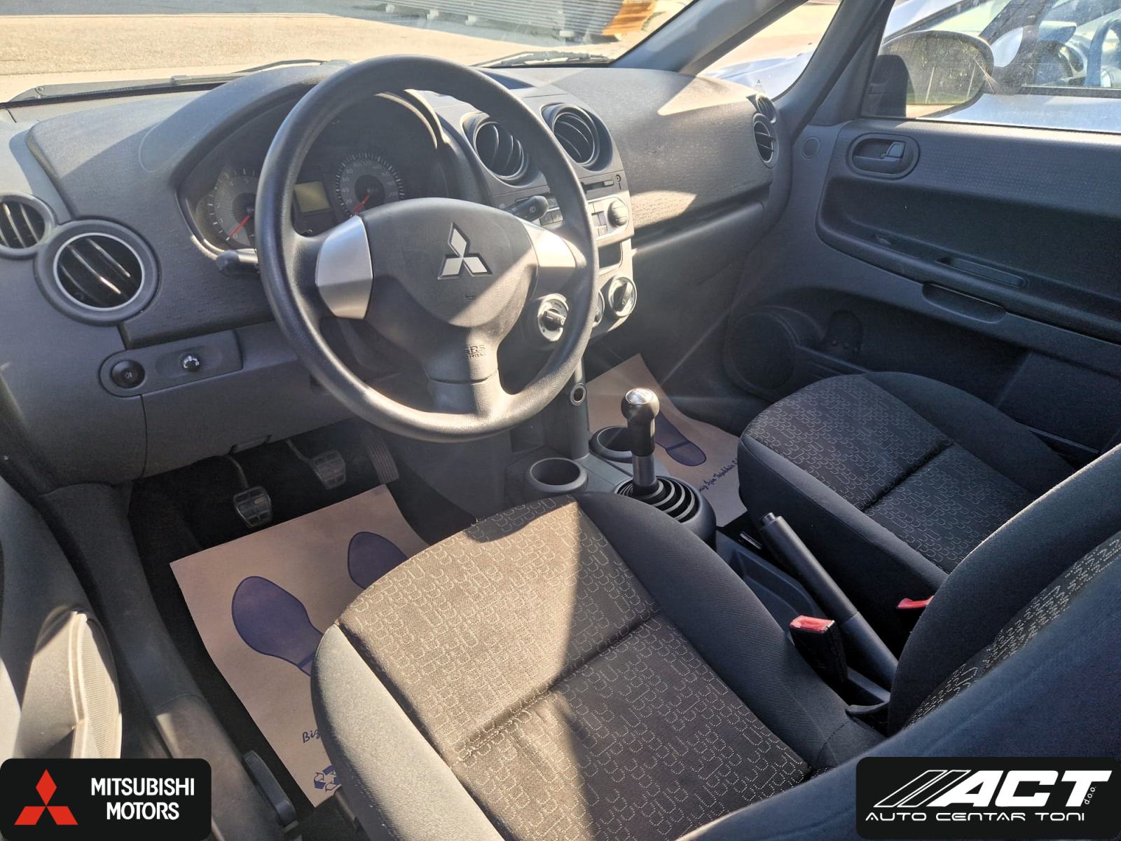 Mitsubishi Colt 1,1, fotografija 8