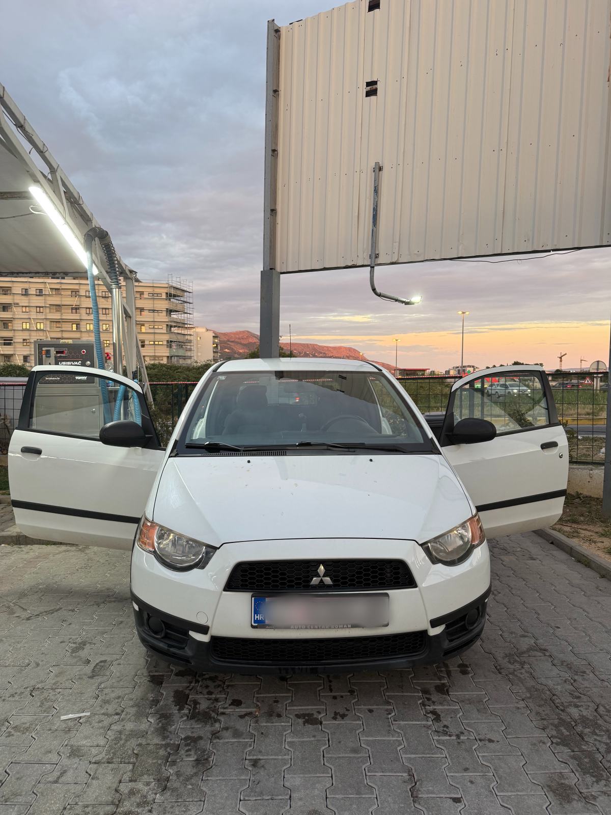 Mitsubishi Colt 1.2, fotografija 9