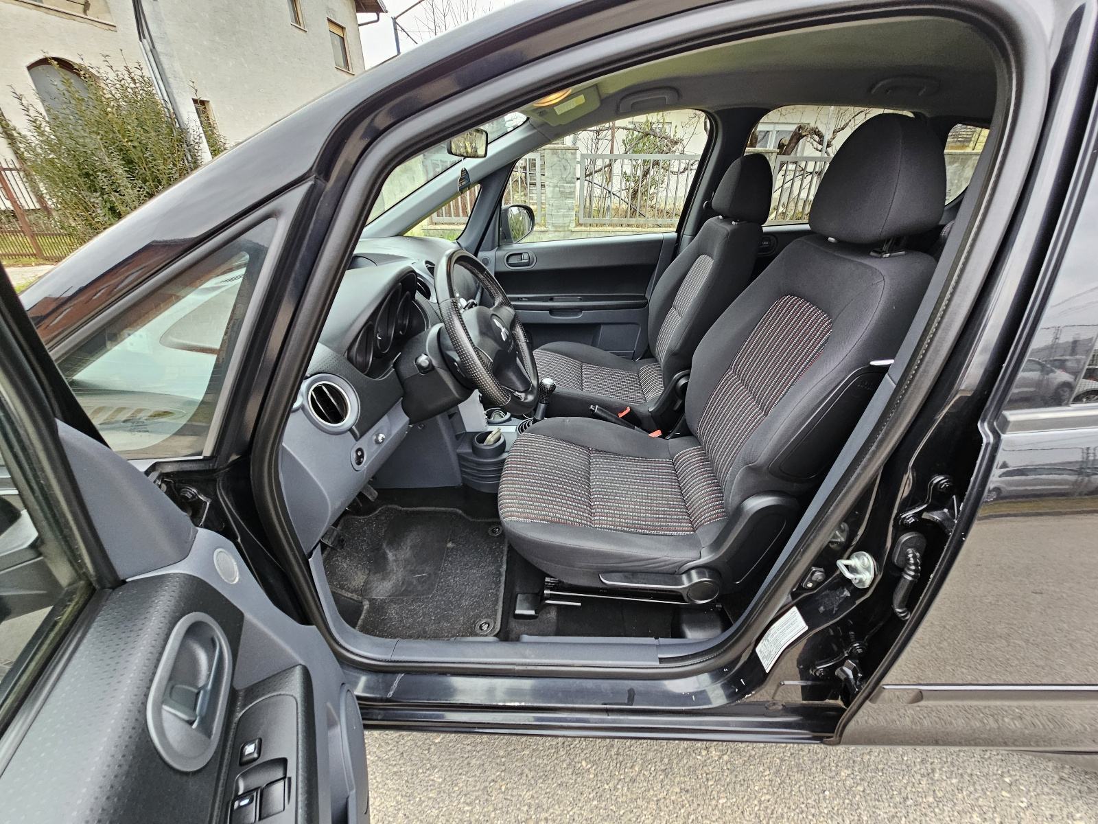 Mitsubishi Colt 1,5, fotografija 8
