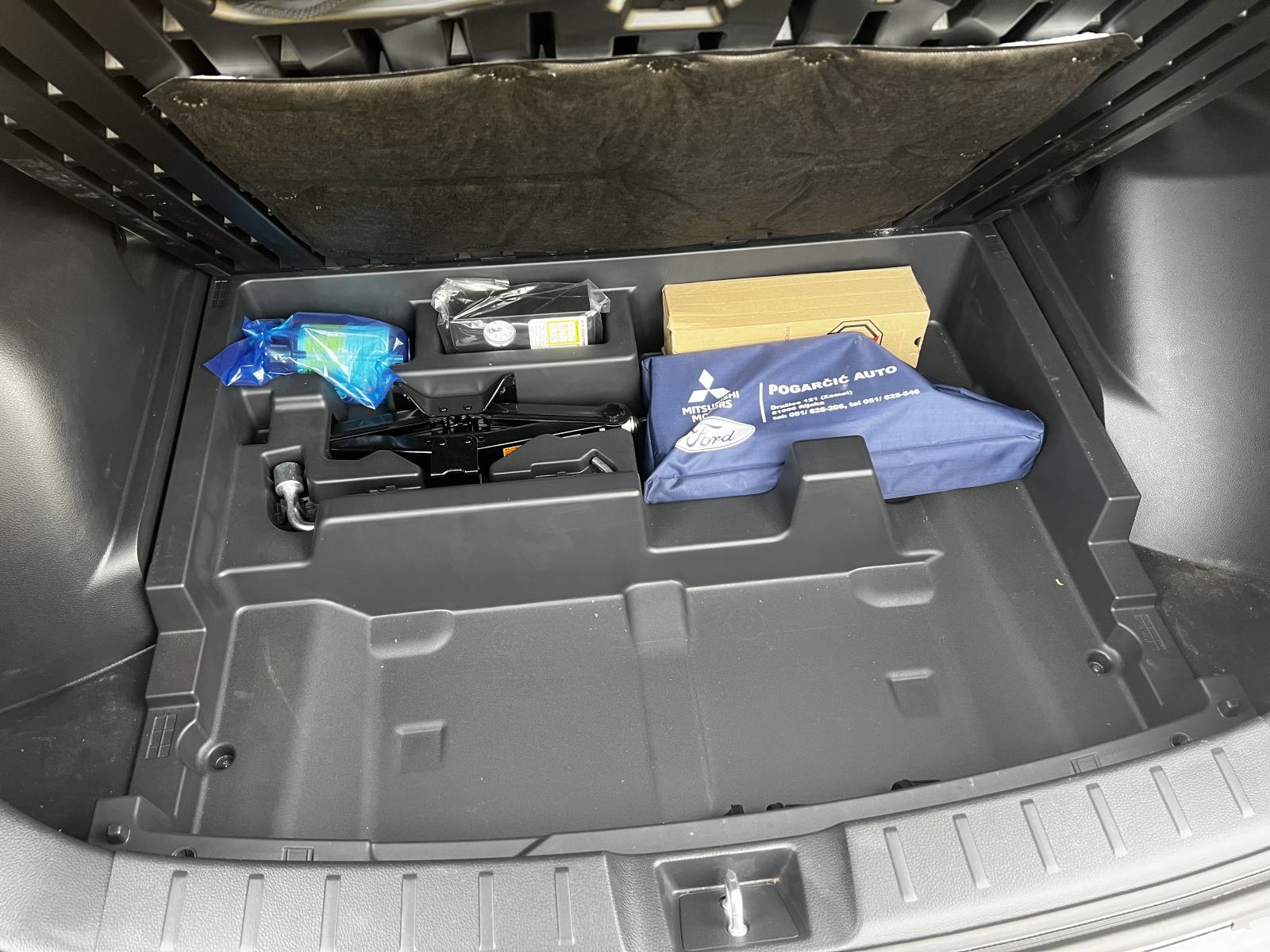 Mitsubishi Eclipse Cross 1.5 Turbo Intense 2WD, fotografija 15