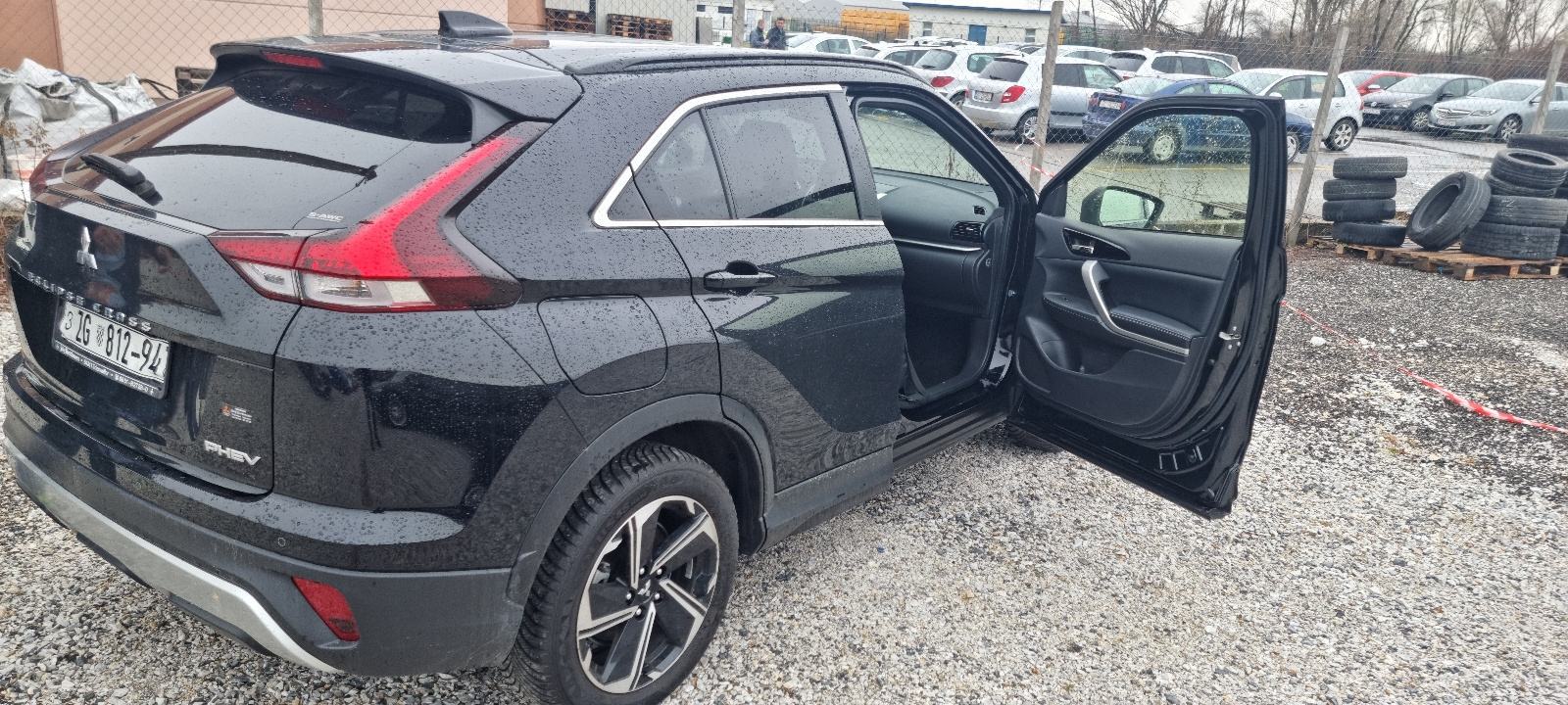 Mitsubishi Eclipse Cross 2.4 PHEV automatik, fotografija 12