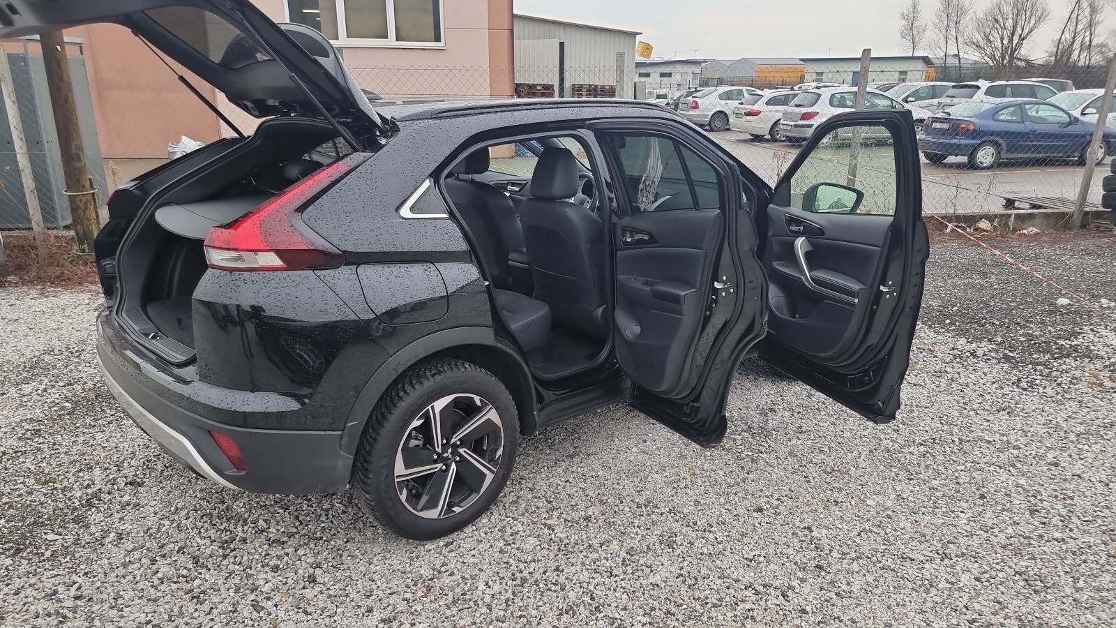 Mitsubishi Eclipse Cross 2.4 PHEV automatik, fotografija 15