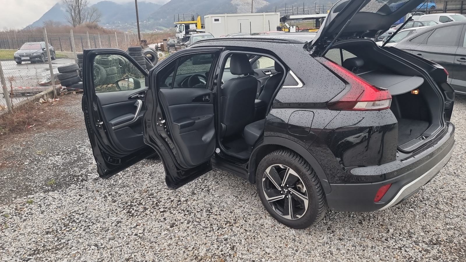 Mitsubishi Eclipse Cross 2.4 PHEV automatik, fotografija 13