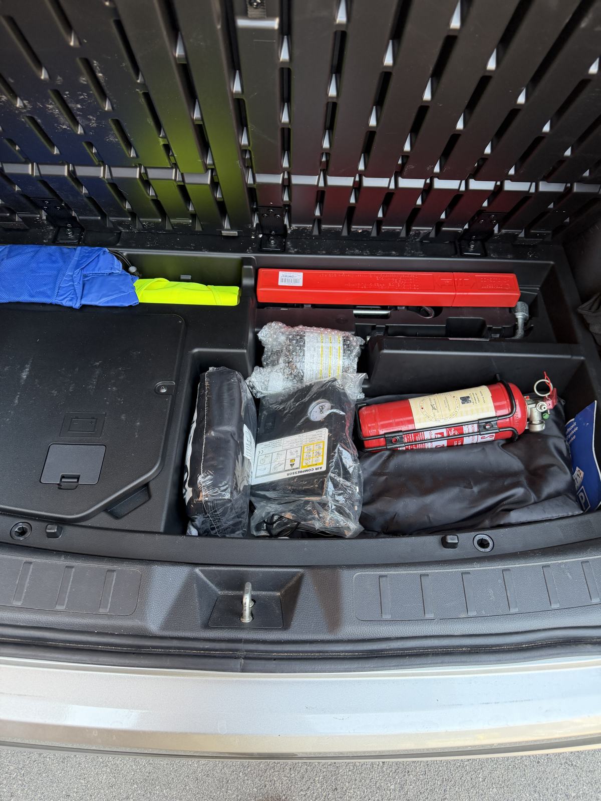 Mitsubishi Eclipse Cross PHEV automatik, fotografija 13