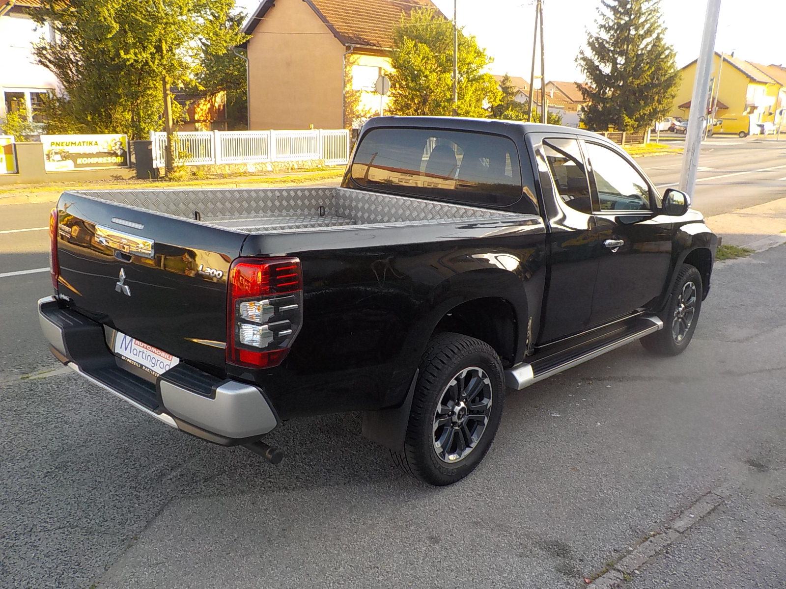 Mitsubishi L200 2,2 D-ID⭐4x4⭐u PDV-u.⭐️147.000km⭐️JAMSTVO⭐️NOVI MODEL⭐, pogled izvana - slika 5
