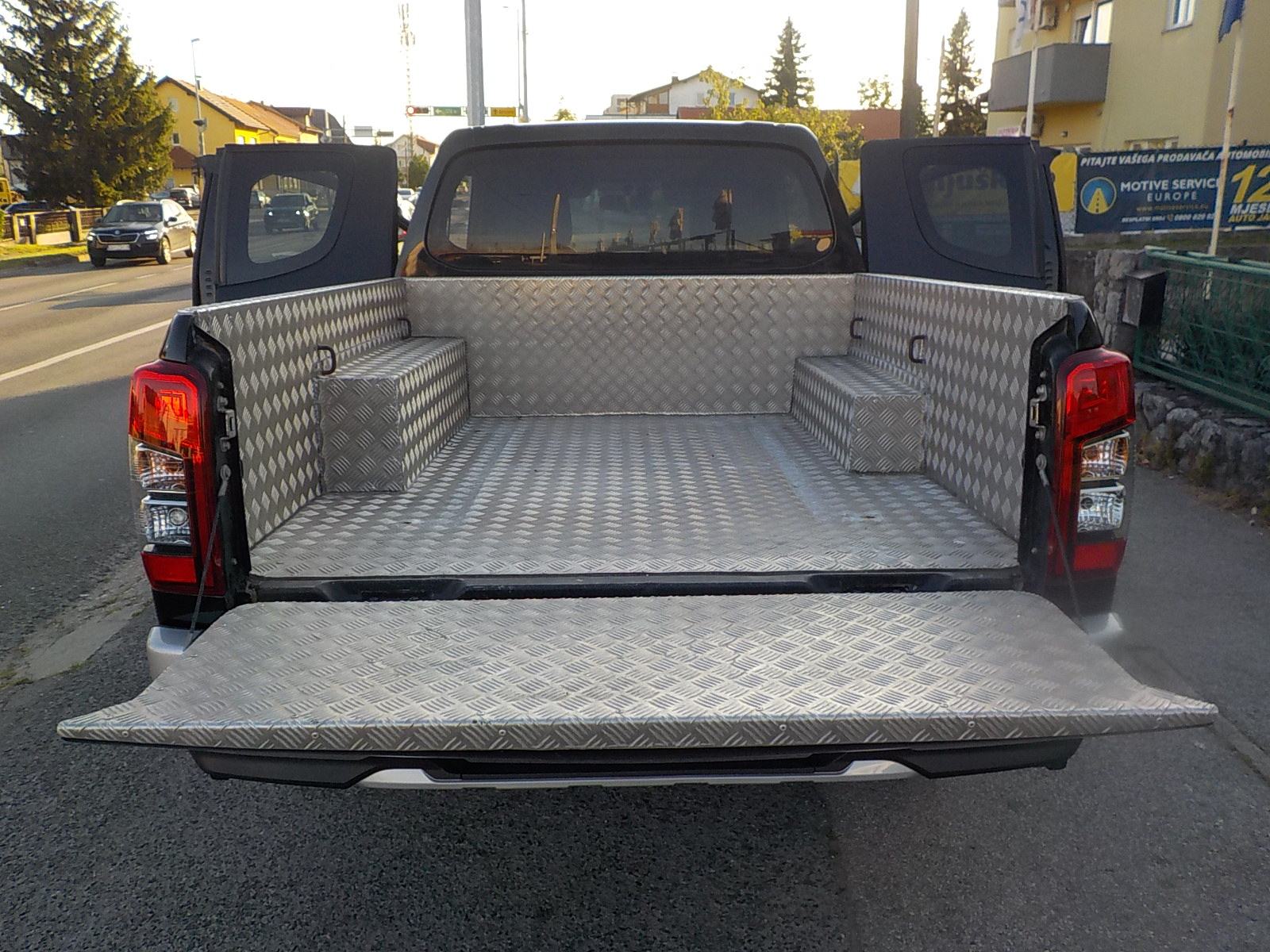 Mitsubishi L200 2,2 D-ID⭐4x4⭐u PDV-u.⭐️147.000km⭐️JAMSTVO⭐️NOVI MODEL⭐, fotografija 7