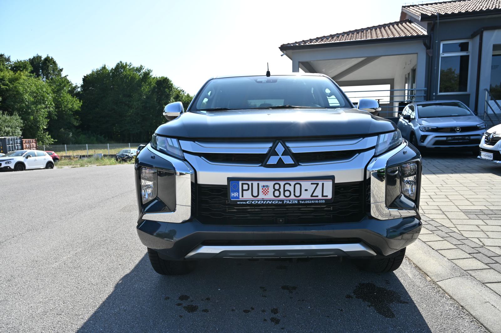 Mitsubishi L200 2.4 DI-D 150 ks *Kamera 360°*Prvi vlasnik*, fotografija 2