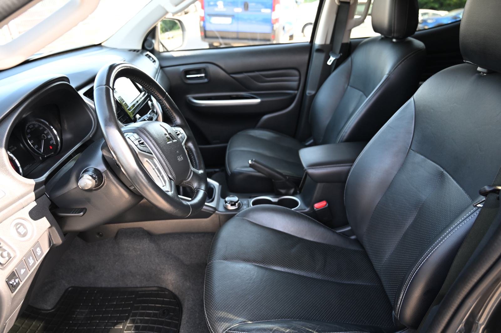Mitsubishi L200 2.4 DI-D 150 ks *Kamera 360°*Prvi vlasnik*, fotografija 8