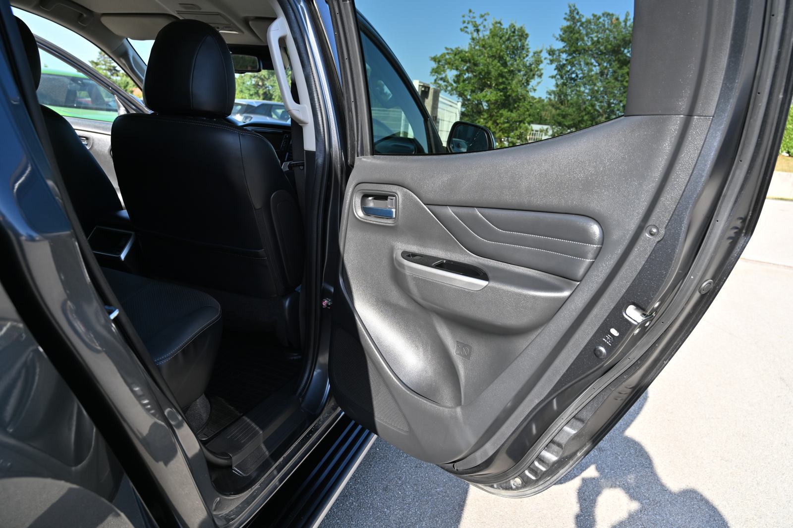 Mitsubishi L200 2.4 DI-D 150 ks *Kamera 360°*Prvi vlasnik*, fotografija 12