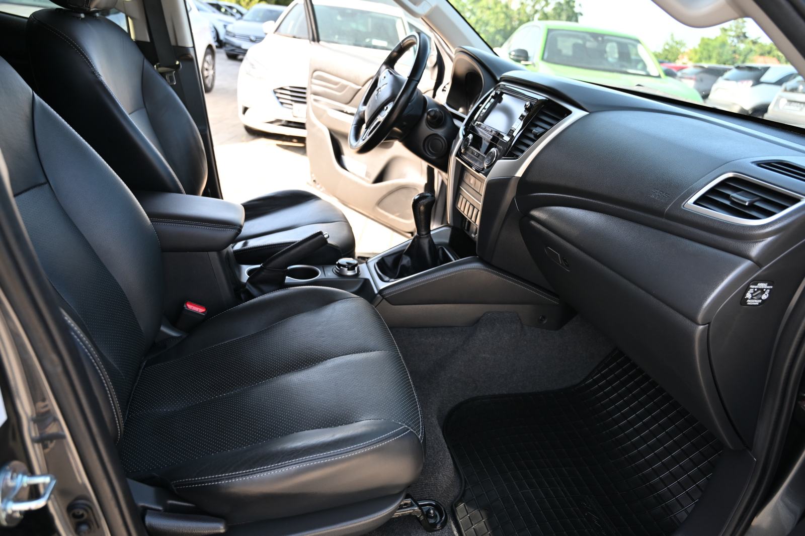 Mitsubishi L200 2.4 DI-D 150 ks *Kamera 360°*Prvi vlasnik*, fotografija 15