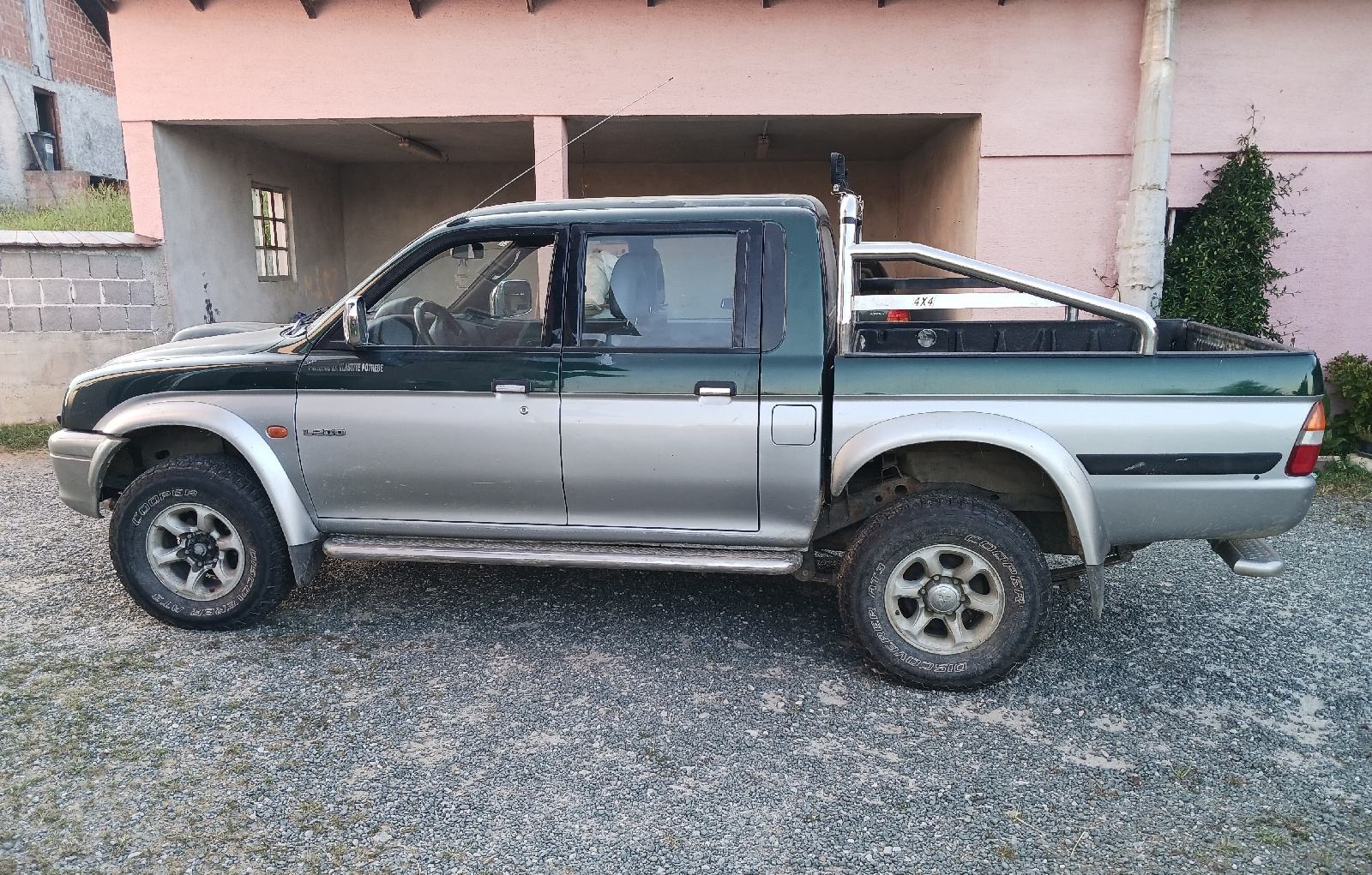 Mitsubishi L200 2.5, fotografija 1