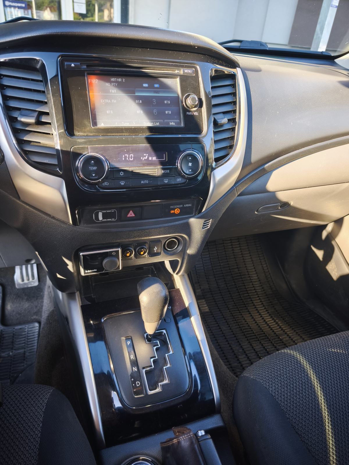 Mitsubishi L200 pick up automatik ,2.5, pogled izvana - slika 5
