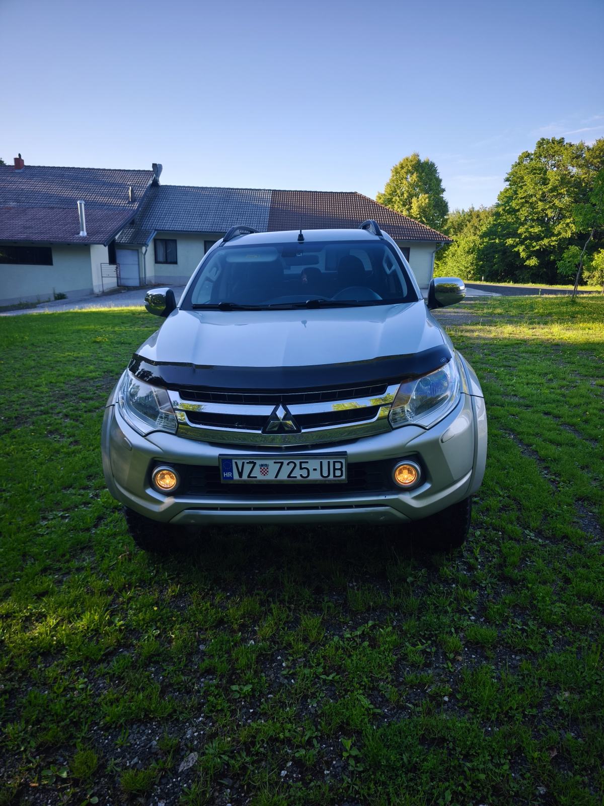 Mitsubishi L200 pick up automatik ,2.5, fotografija 10