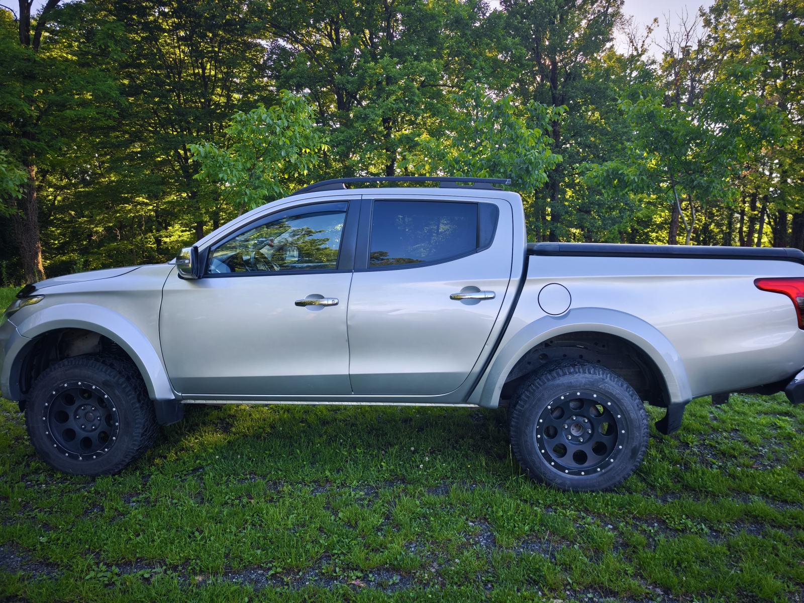 Mitsubishi L200 pick up automatik ,2.5, fotografija 12