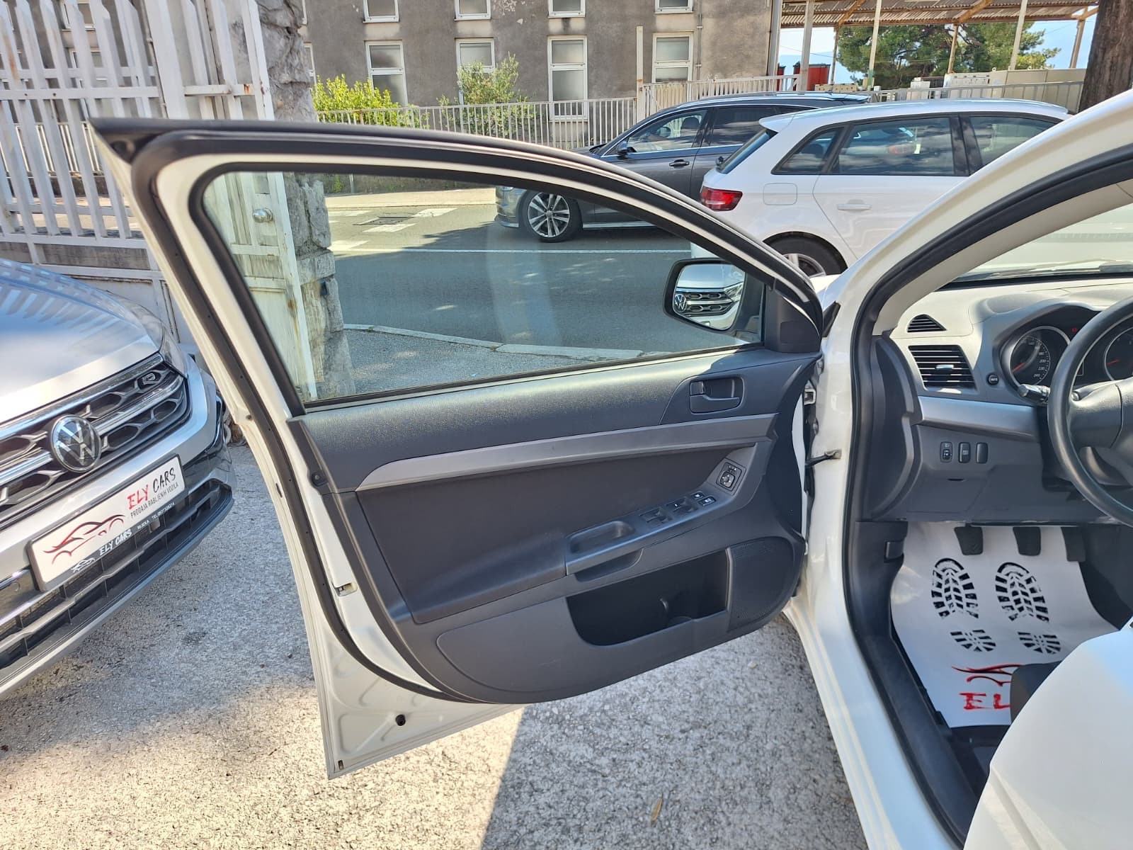 Mitsubishi Lancer 1,5 110 KS REG.11.2026, fotografija 10