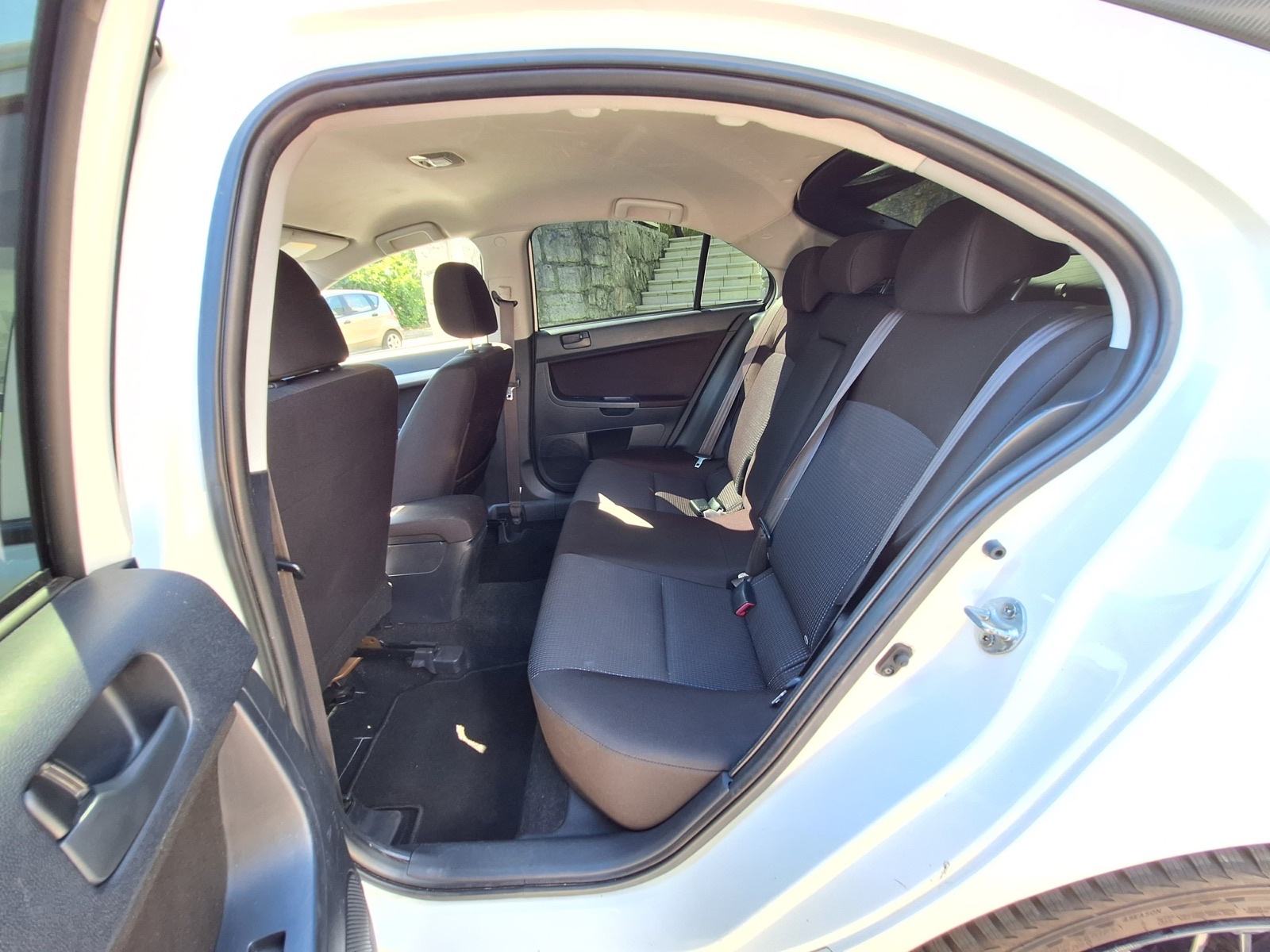 Mitsubishi Lancer 1,5 110 KS REG.11.2026, fotografija 19