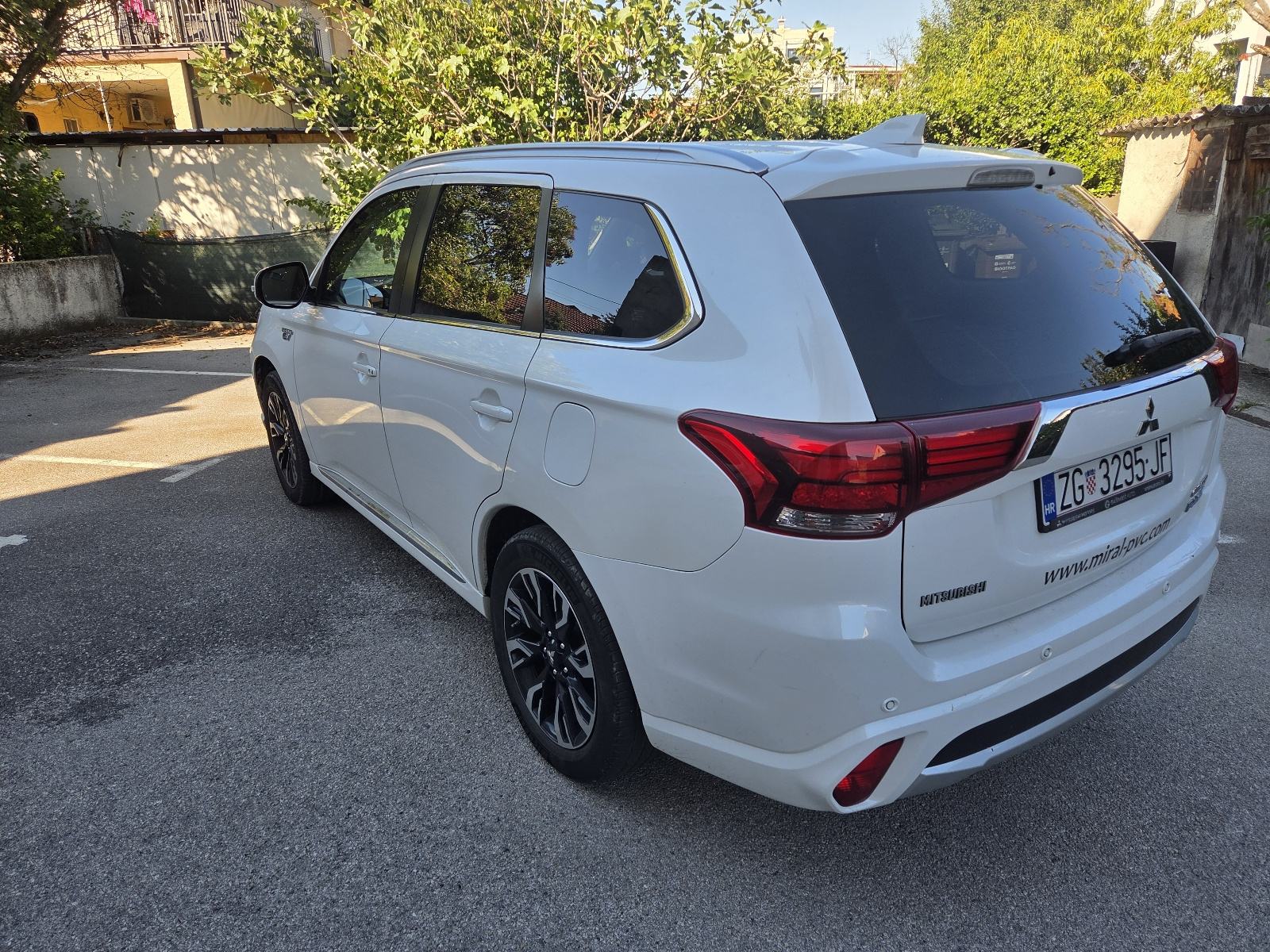 Mitsubishi Outlander 2,0 automatik, fotografija 5