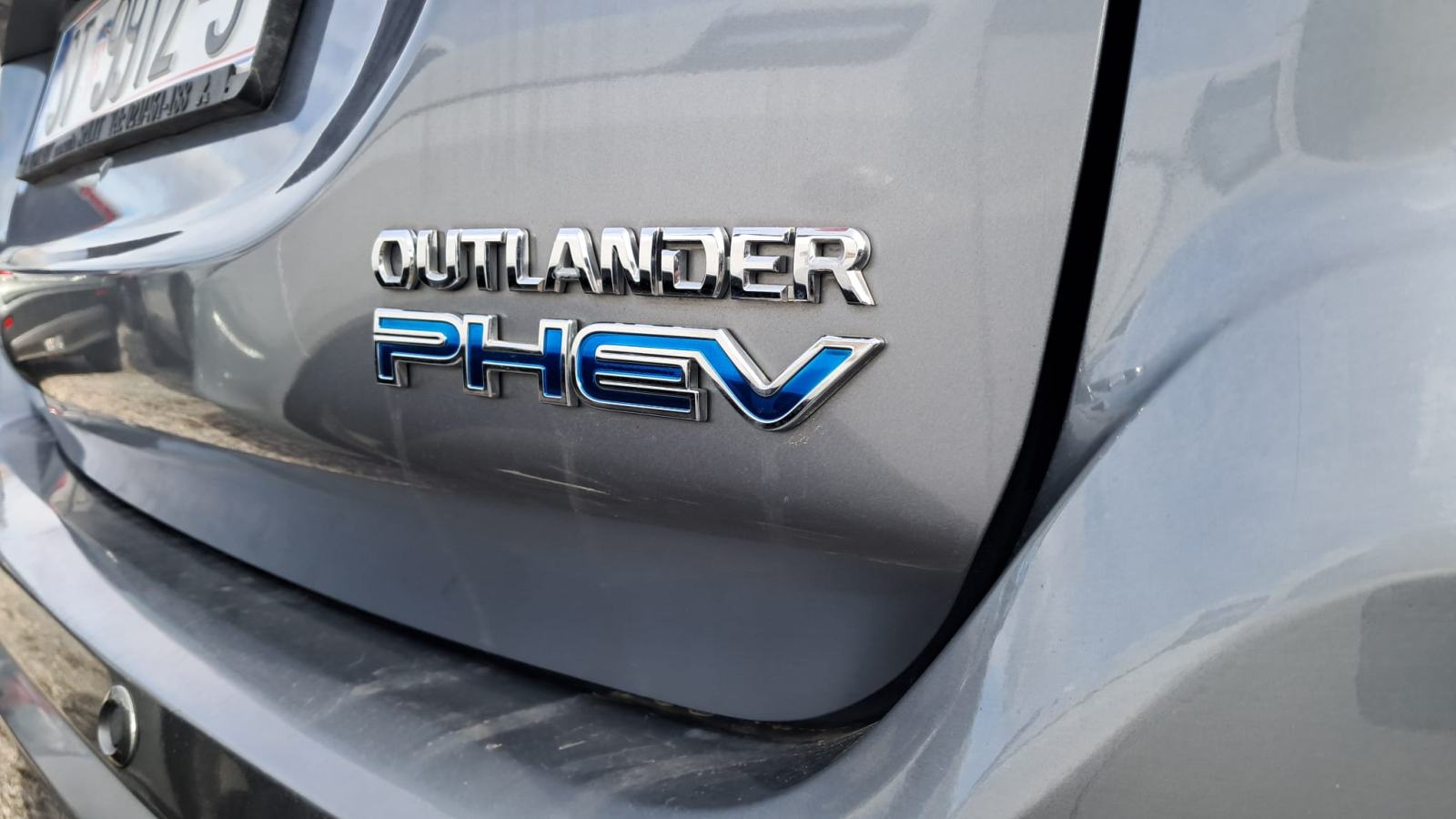 Mitsubishi Outlander 2,0 , PLUG-IN HYBRID EV / Dones 5.625€ i vozi ga, fotografija 6