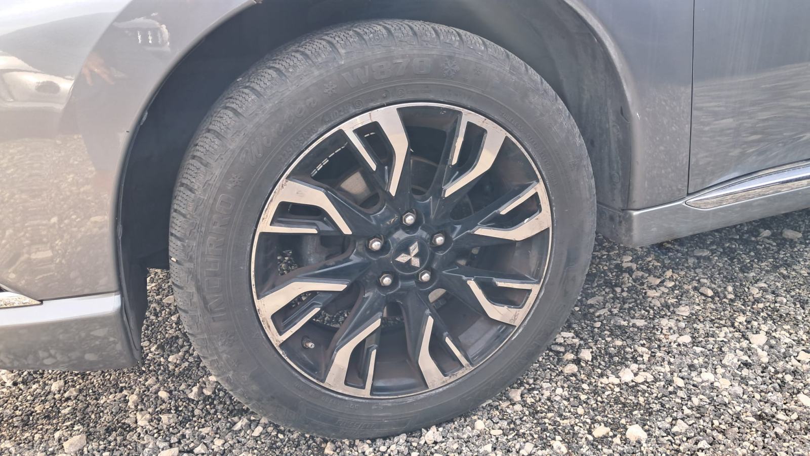 Mitsubishi Outlander 2,0 , PLUG-IN HYBRID EV / Dones 5.625€ i vozi ga, fotografija 10