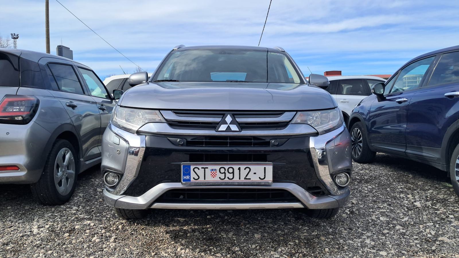 Mitsubishi Outlander 2,0 , PLUG-IN HYBRID EV / Dones 5.625€ i vozi ga, fotografija 2