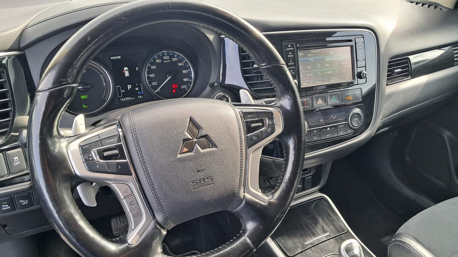 Mitsubishi Outlander 2,0 , PLUG-IN HYBRID EV / Dones 5.625€ i vozi ga, fotografija 15