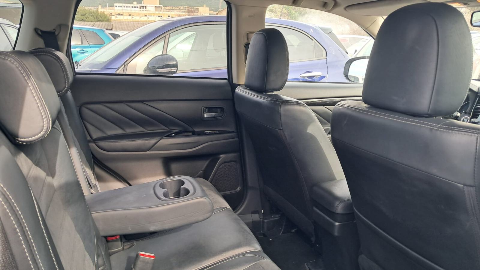Mitsubishi Outlander 2,0 , PLUG-IN HYBRID EV / Dones 5.625€ i vozi ga, fotografija 18