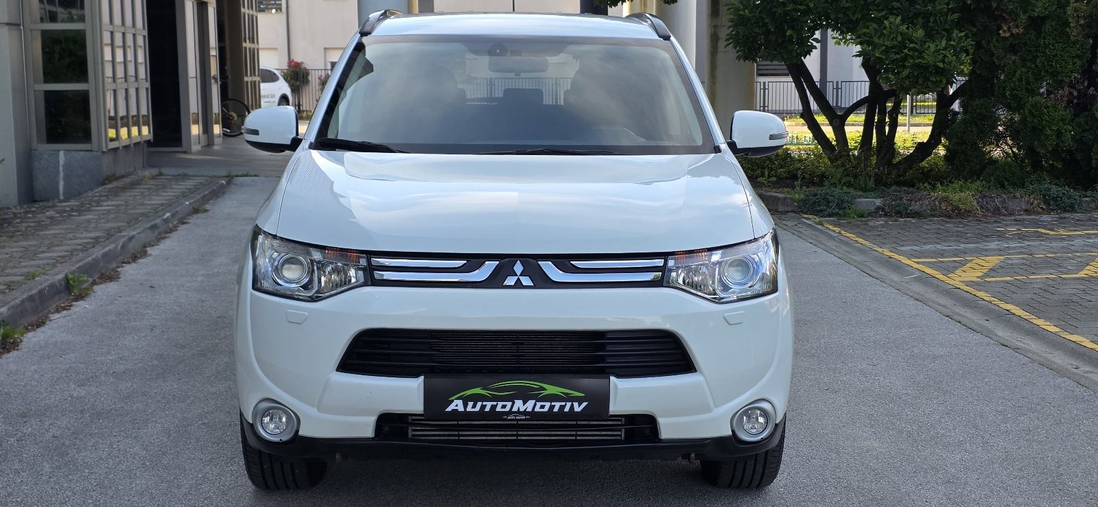 MITSUBISHI OUTLANDER 2.2 DI-D 4WD INTENSE - 7 SJEDALA - BOGATA OPREMA, fotografija 2