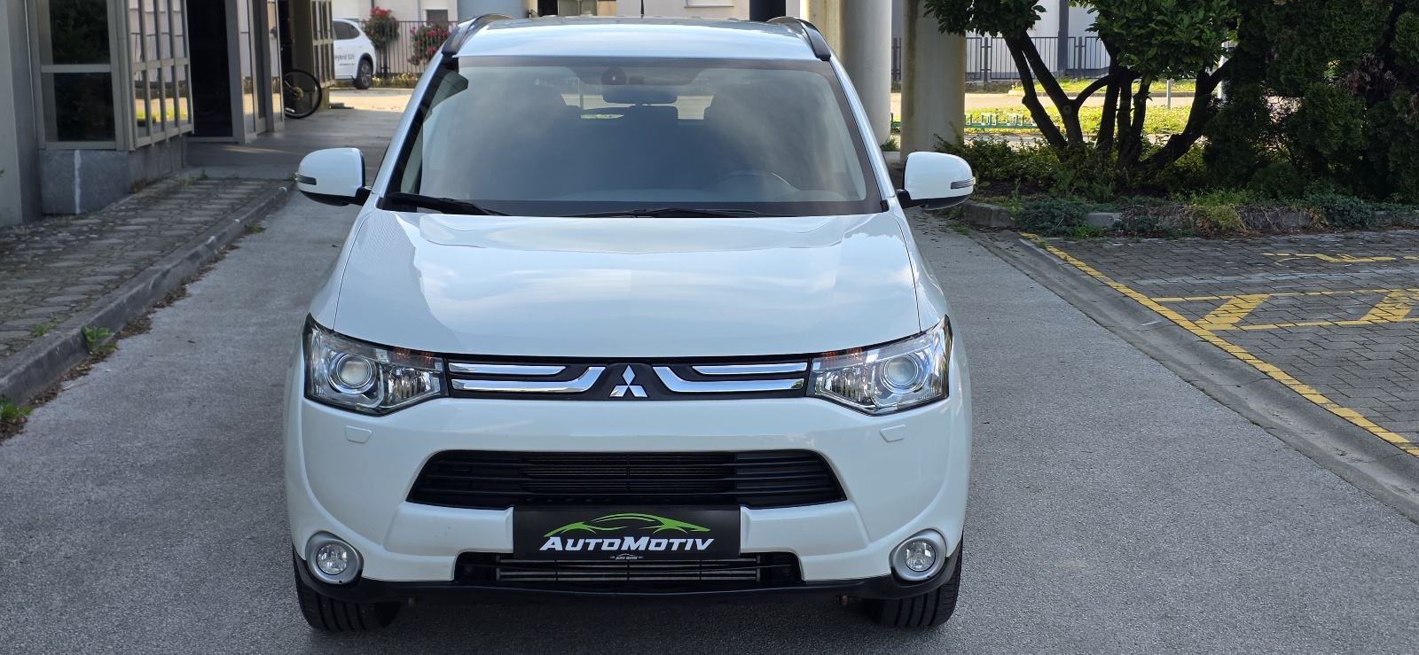MITSUBISHI OUTLANDER 2.2 DI-D 4WD INTENSE - 7 SJEDALA - BOGATA OPREMA, fotografija 3