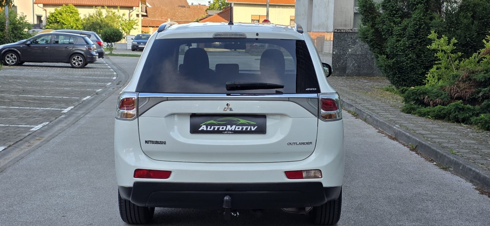 MITSUBISHI OUTLANDER 2.2 DI-D 4WD INTENSE - 7 SJEDALA - BOGATA OPREMA, fotografija 6