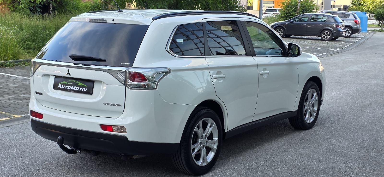 MITSUBISHI OUTLANDER 2.2 DI-D 4WD INTENSE - 7 SJEDALA - BOGATA OPREMA, fotografija 7