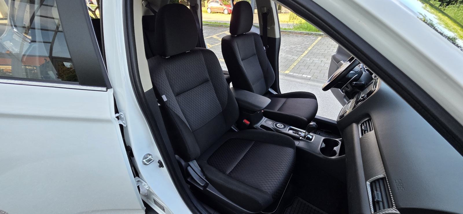 MITSUBISHI OUTLANDER 2.2 DI-D 4WD INTENSE - 7 SJEDALA - BOGATA OPREMA, fotografija 16
