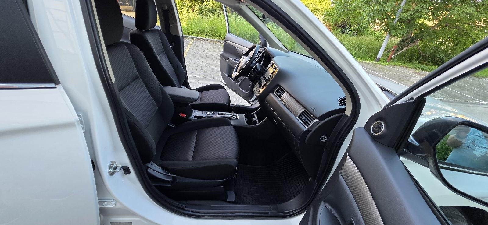 MITSUBISHI OUTLANDER 2.2 DI-D 4WD INTENSE - 7 SJEDALA - BOGATA OPREMA, fotografija 15