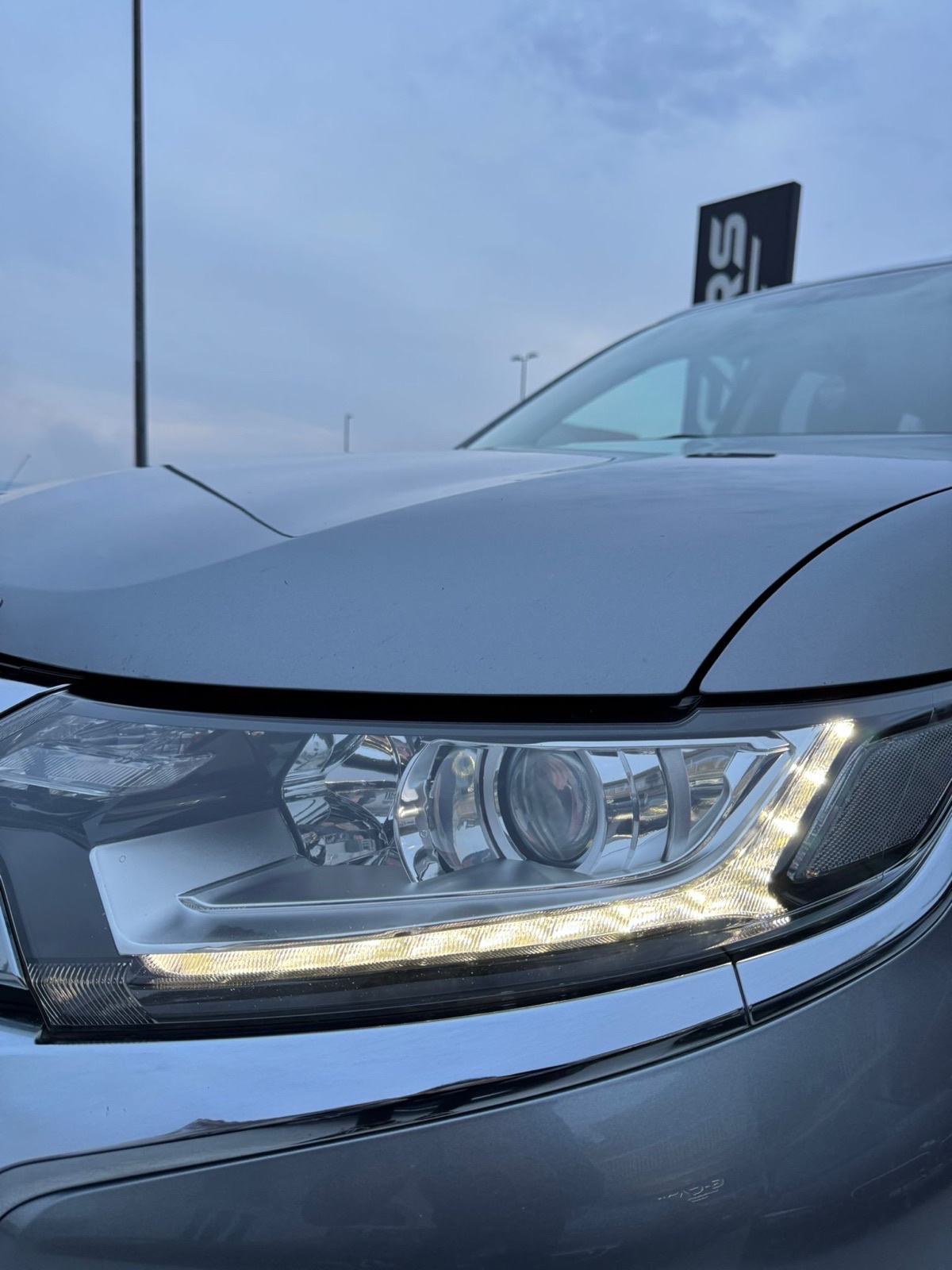 Mitsubishi Outlander 2,2 DI-D —Mod 2018—7 SJEDALA—KAMERA—NAVI—JAMSTVO!, fotografija 12