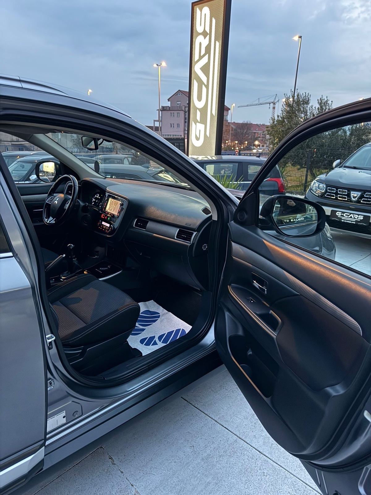 Mitsubishi Outlander 2,2 DI-D —Mod 2018—7 SJEDALA—KAMERA—NAVI—JAMSTVO!, fotografija 20