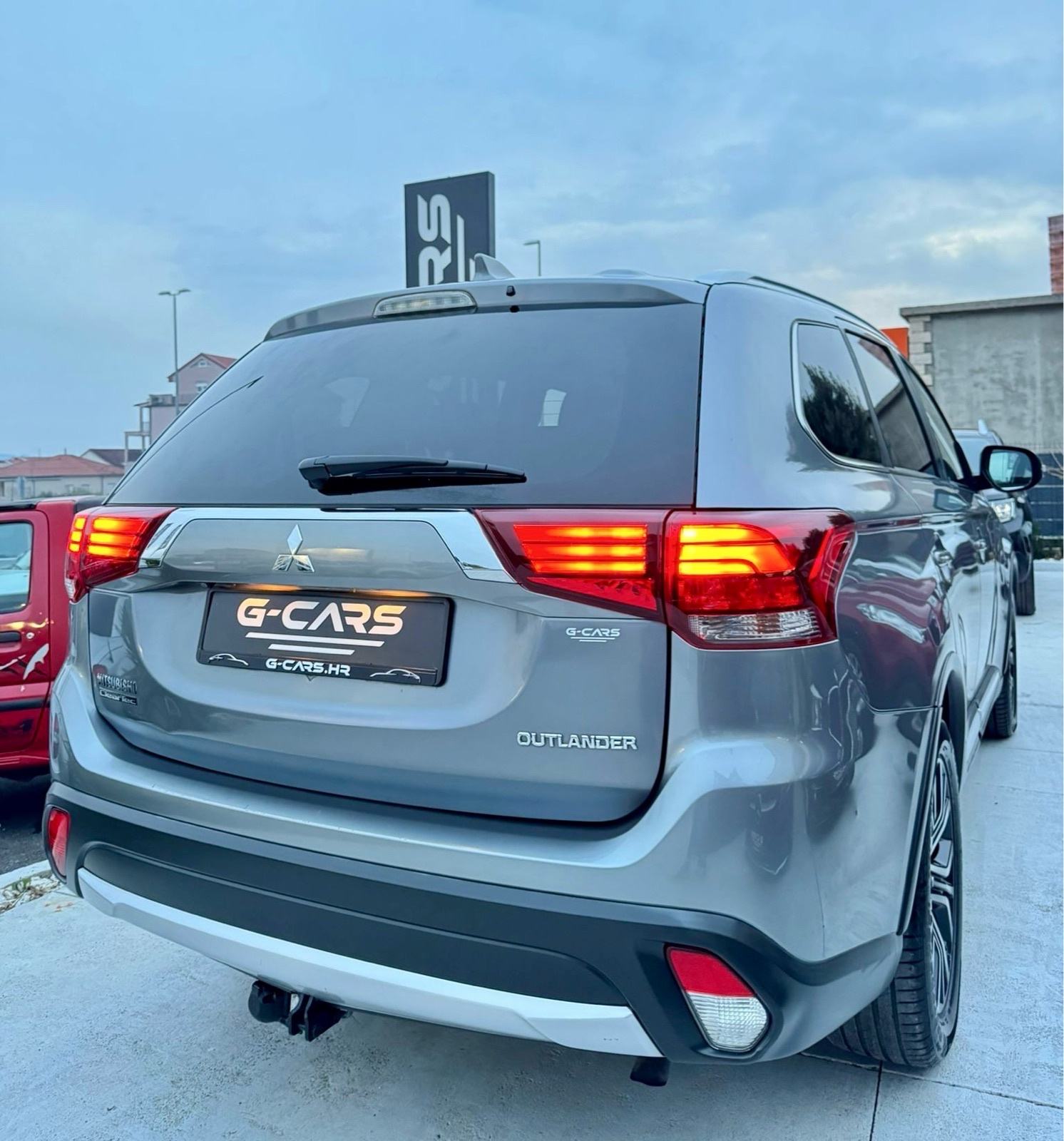 Mitsubishi Outlander 2,2 DI-D —Mod 2018—7 SJEDALA—KAMERA—NAVI—JAMSTVO!, fotografija 6