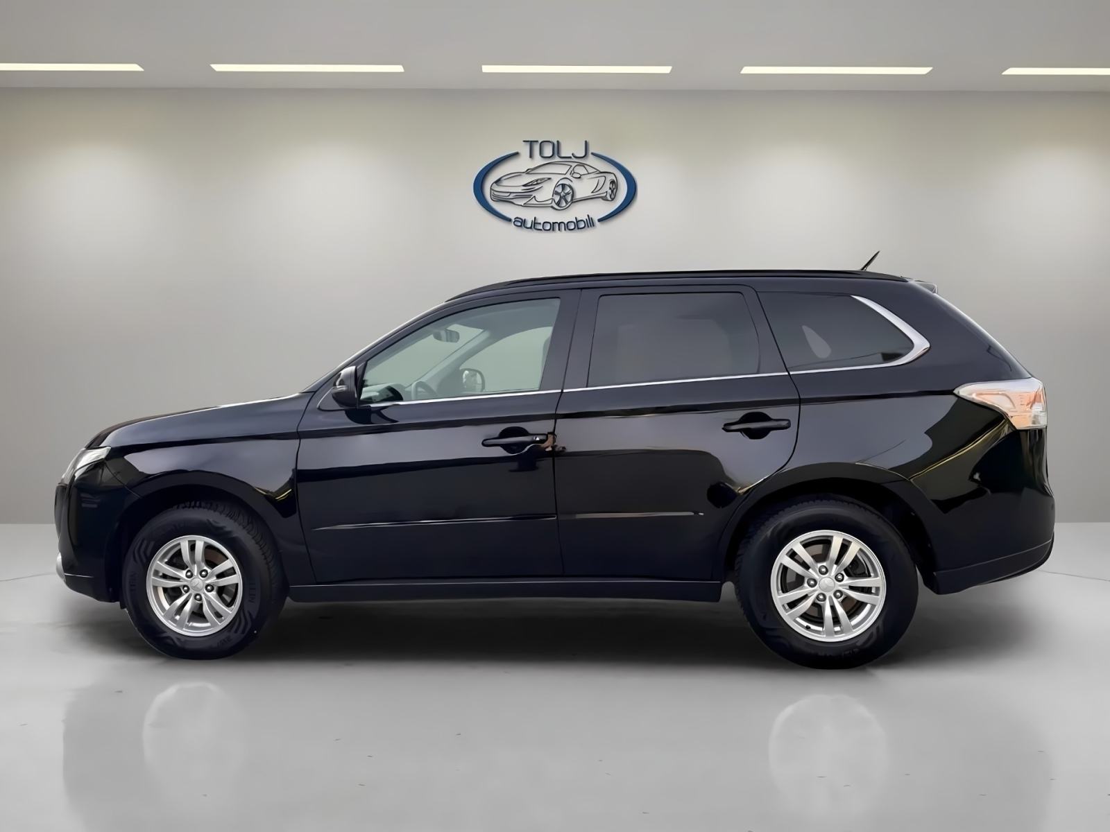MITSUBISHI OUTLANDER 2,2 DI-D**REGISTRIRAN**SERVISIRAN**OČUVAN**, fotografija 4