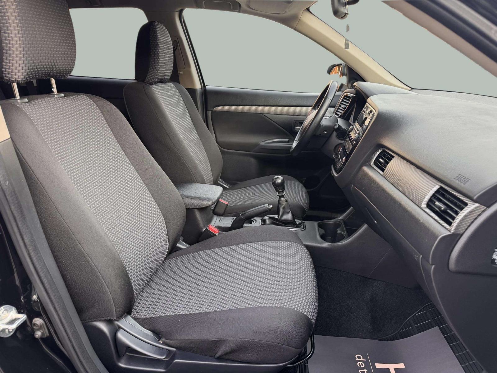 MITSUBISHI OUTLANDER 2,2 DI-D**REGISTRIRAN**SERVISIRAN**OČUVAN**, fotografija 13