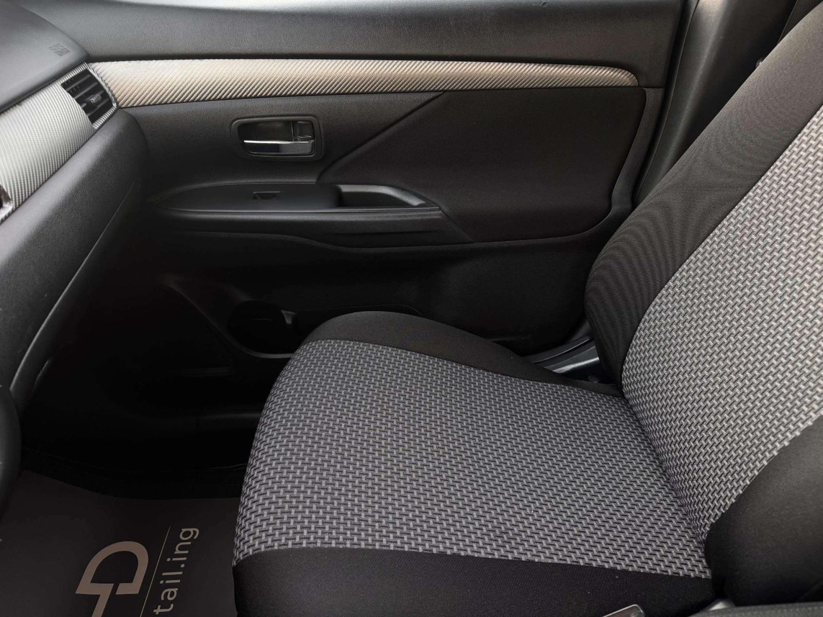 MITSUBISHI OUTLANDER 2,2 DI-D**REGISTRIRAN**SERVISIRAN**OČUVAN**, fotografija 14